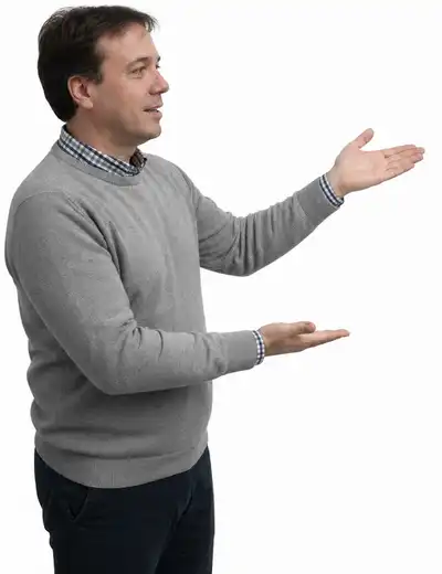 Empleado de Soluciones Web 365 SL mostrando como hacemos SEO