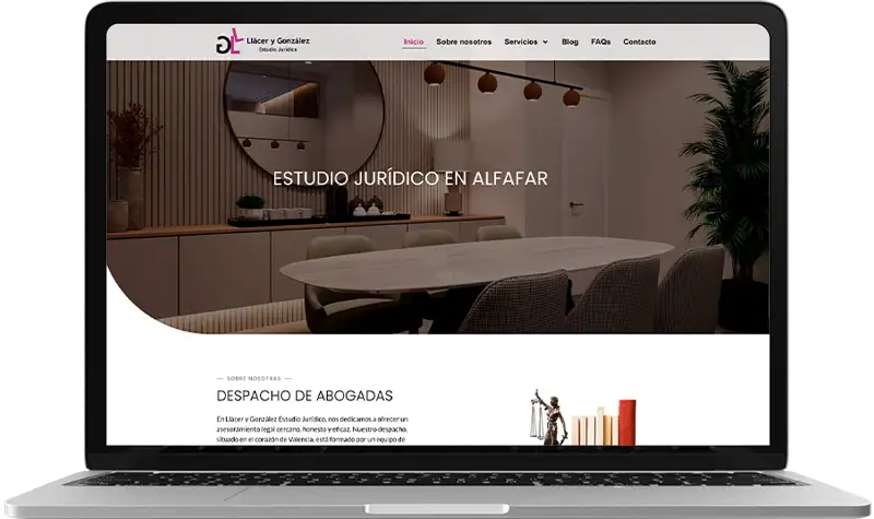 Macbook con diseño web abogados llacerygonzalez.com